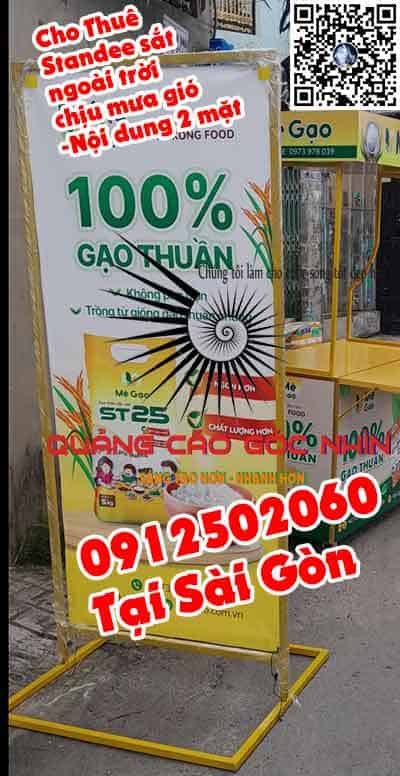 Standee 80x180 cm ngoài trời chống gió lật